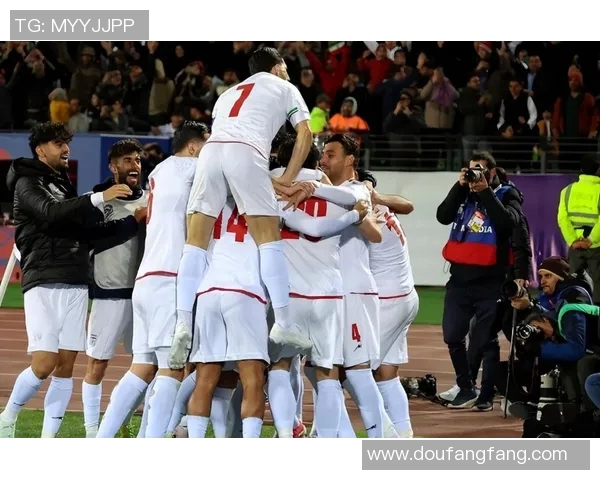 中超因惊人举动刷屏全网 热搜榜首引发全民热议